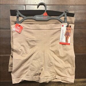 Skinnygirl Seamless Shaping Shorts - 3 pack